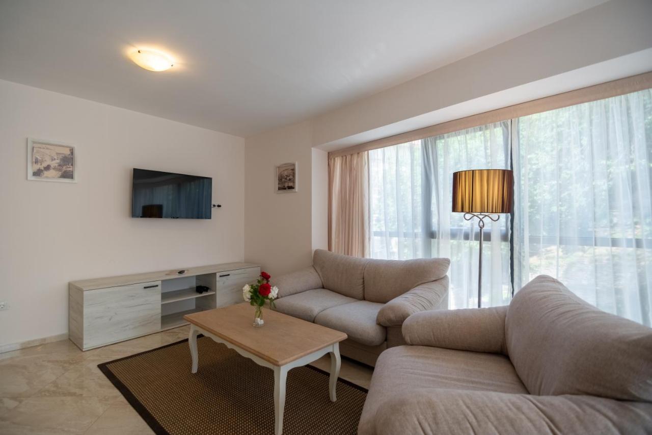Antik Apartments Baltsjik Eksteriør bilde