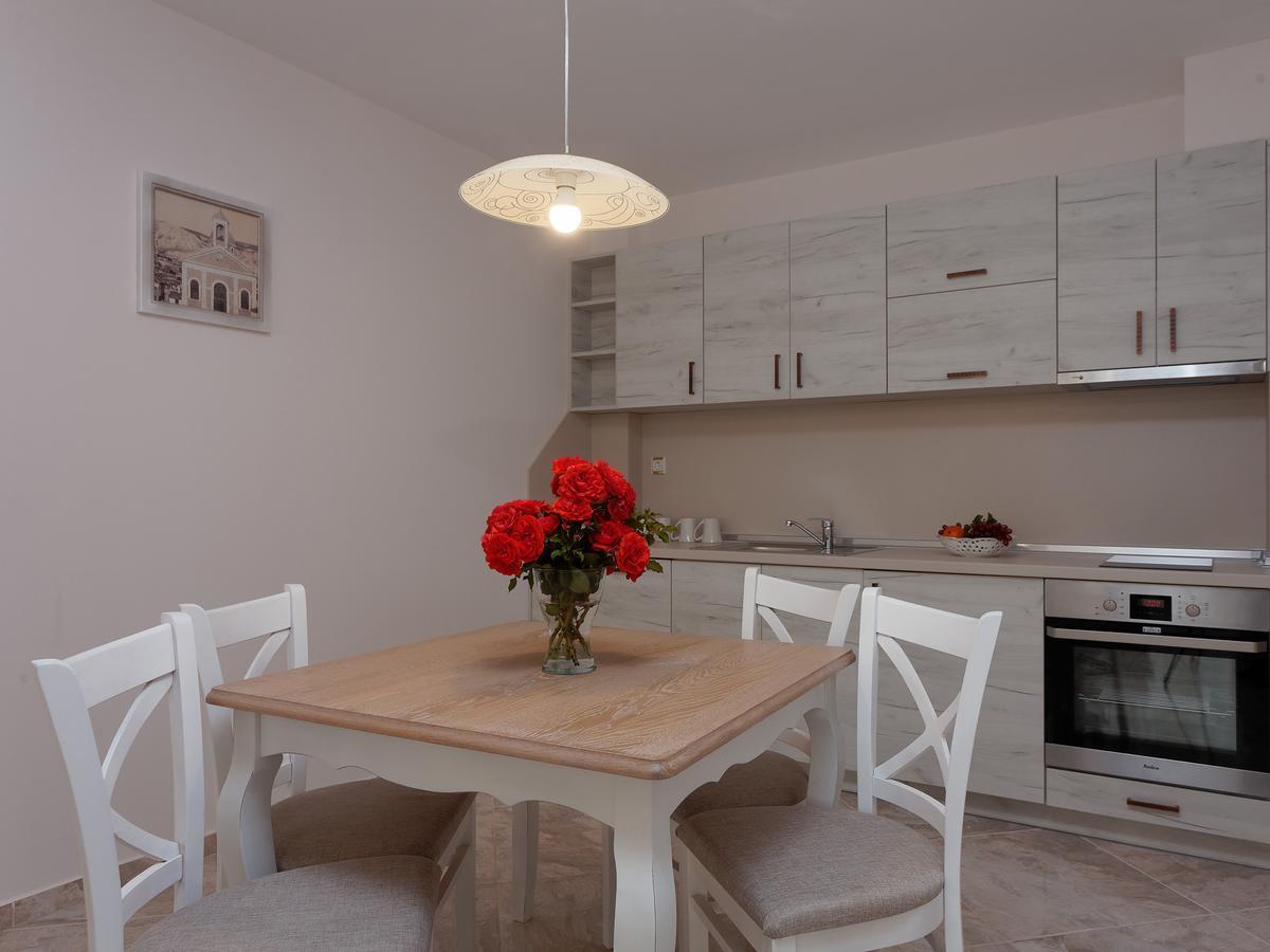 Antik Apartments Baltsjik Eksteriør bilde